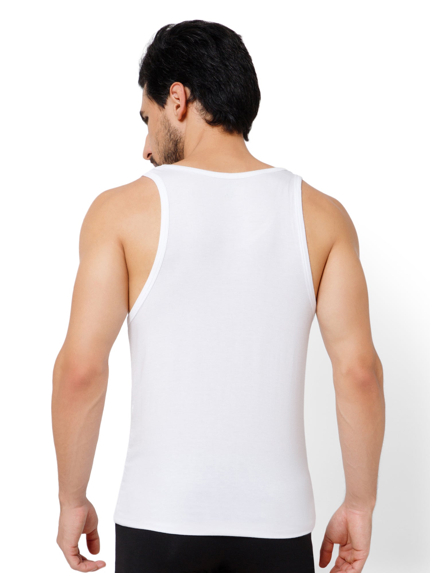 SUPIMA VEST ROUND NECK IN WHITE COLOR.