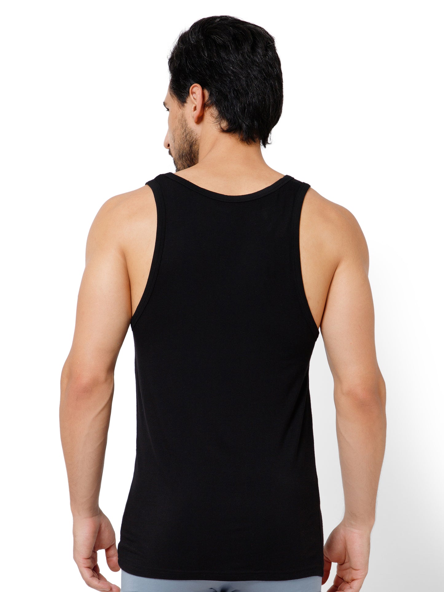 SUPIMA VEST ROUND NECK IN WHITE COLOR.