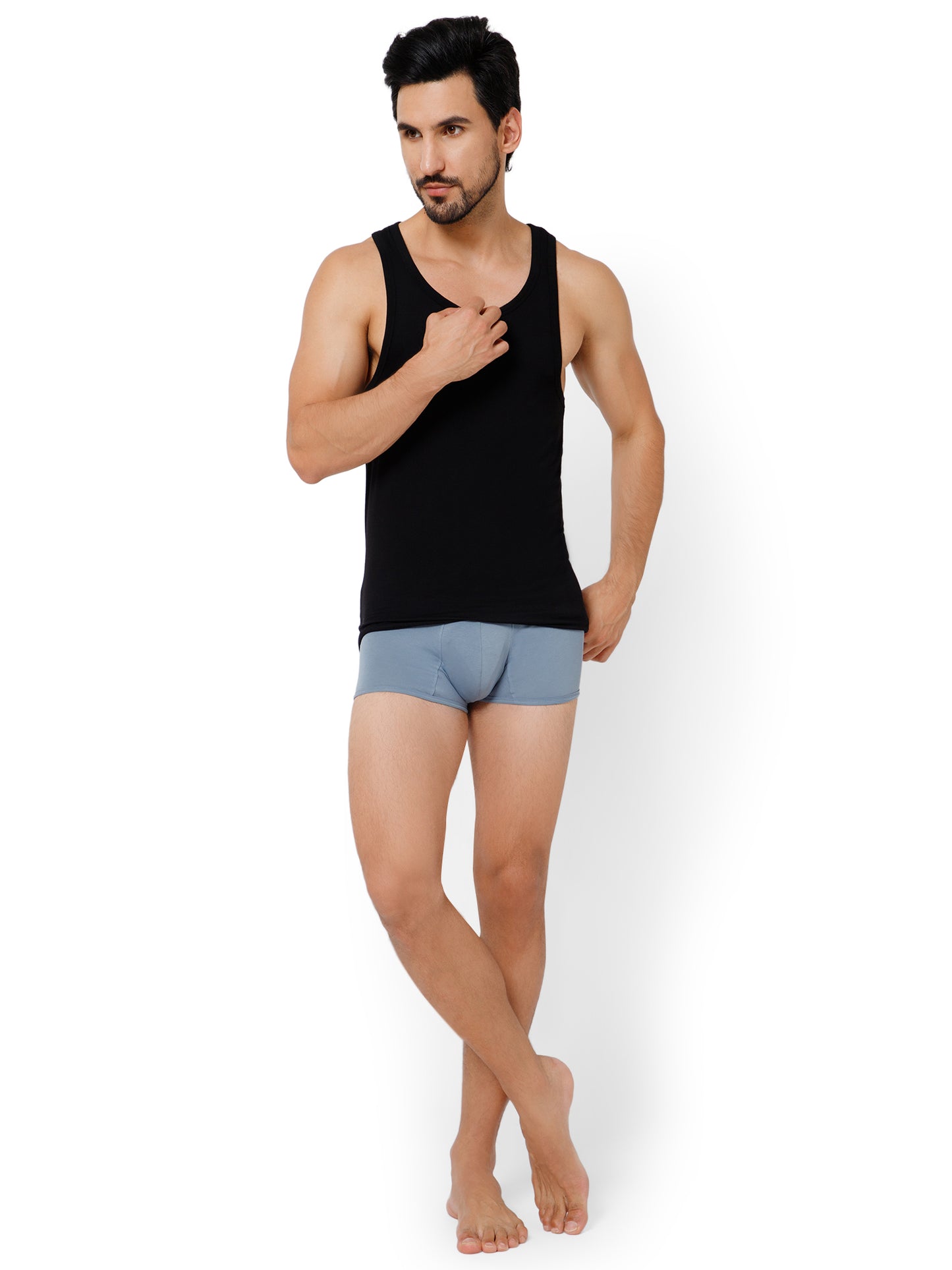 SUPIMA VEST ROUND NECK IN WHITE COLOR.